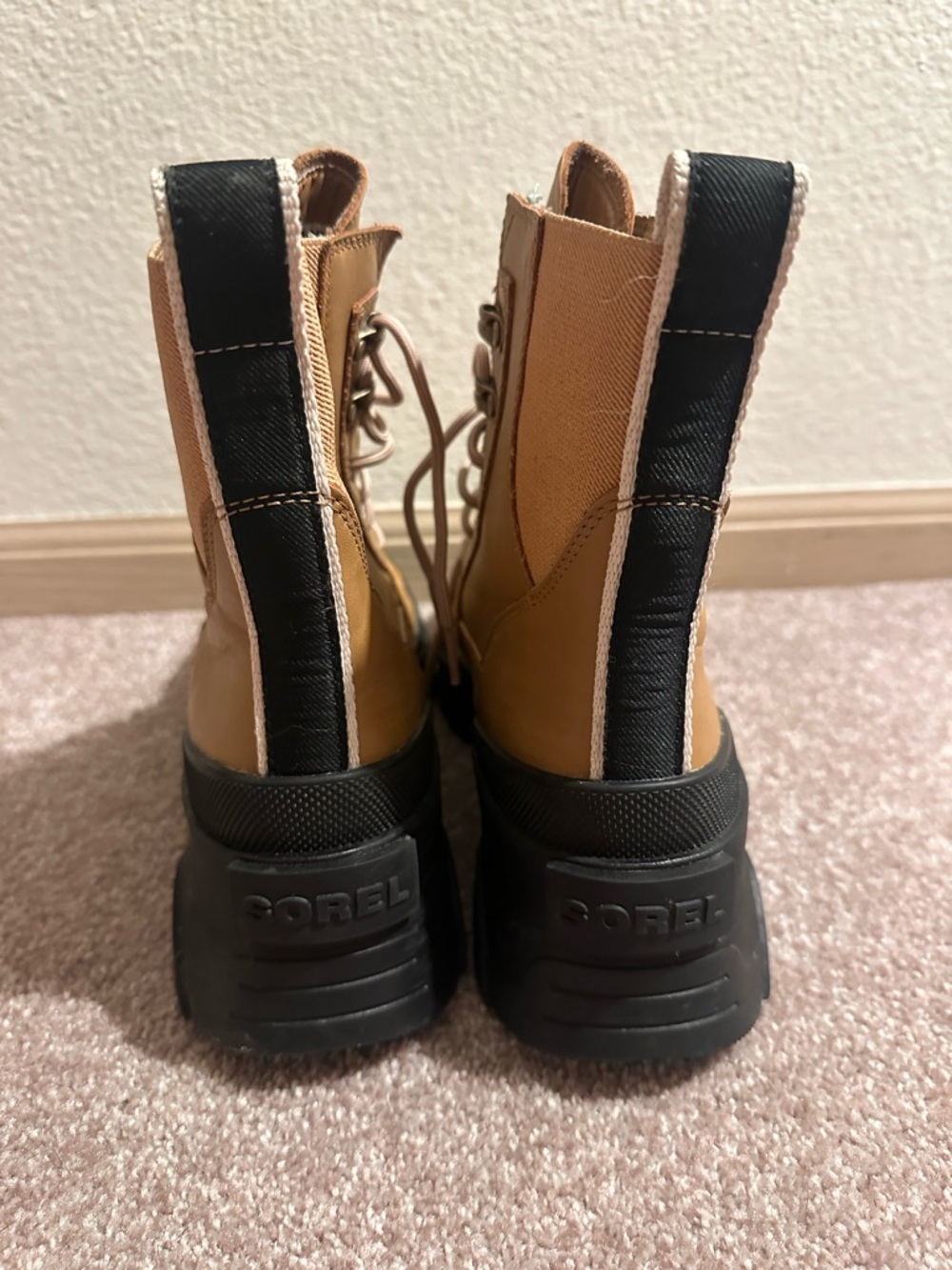 Sorel Brex Lace Up Boots- Womens size 9- Tan - Picture 7 of 16